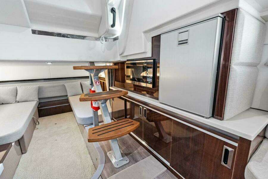 MaxSea  32ft Sea Ray Yacht For Sale