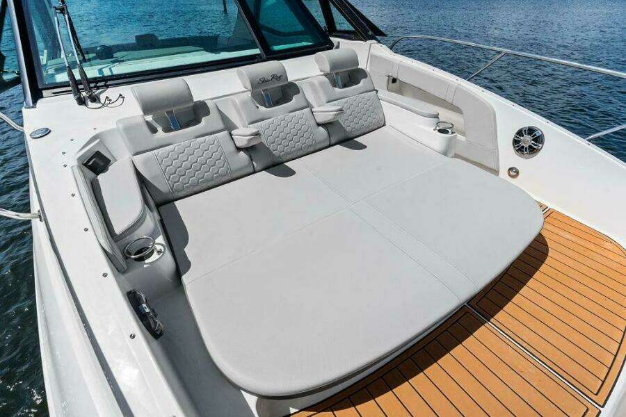 MaxSea  32ft Sea Ray Yacht For Sale