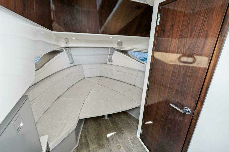 MaxSea  32ft Sea Ray Yacht For Sale