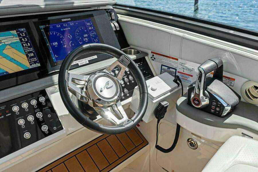 MaxSea  32ft Sea Ray Yacht For Sale