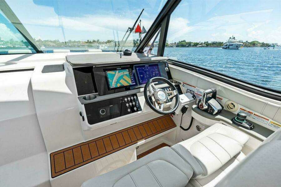 MaxSea  32ft Sea Ray Yacht For Sale