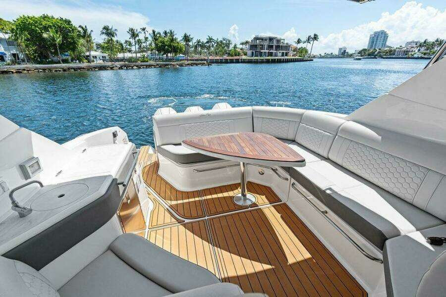 MaxSea  32ft Sea Ray Yacht For Sale