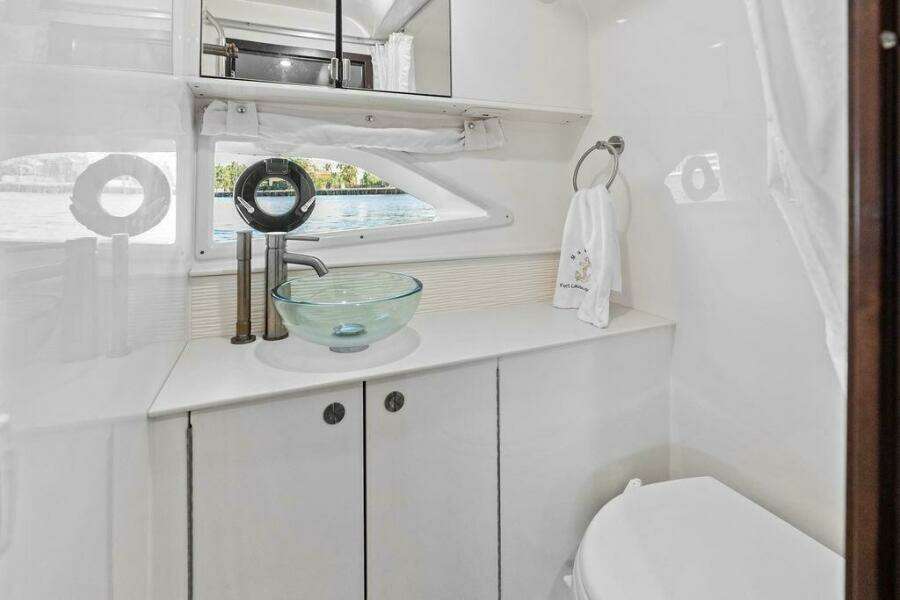 MaxSea  32ft Sea Ray Yacht For Sale