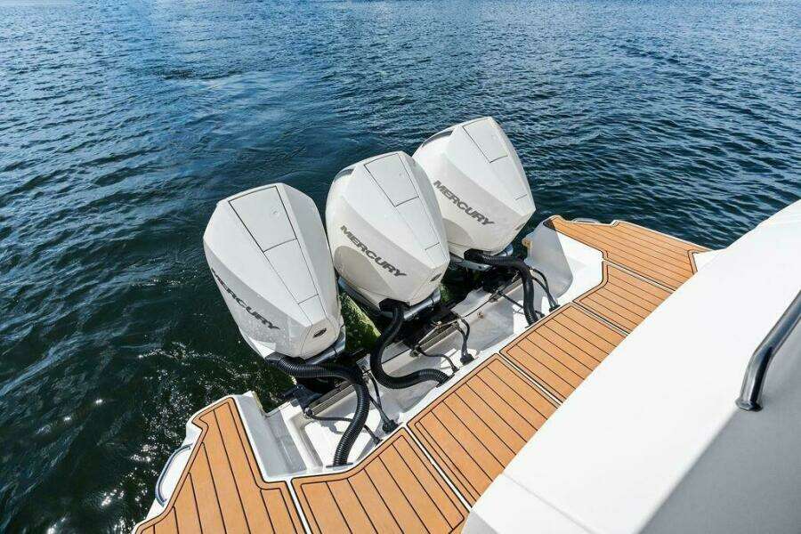 MaxSea  32ft Sea Ray Yacht For Sale