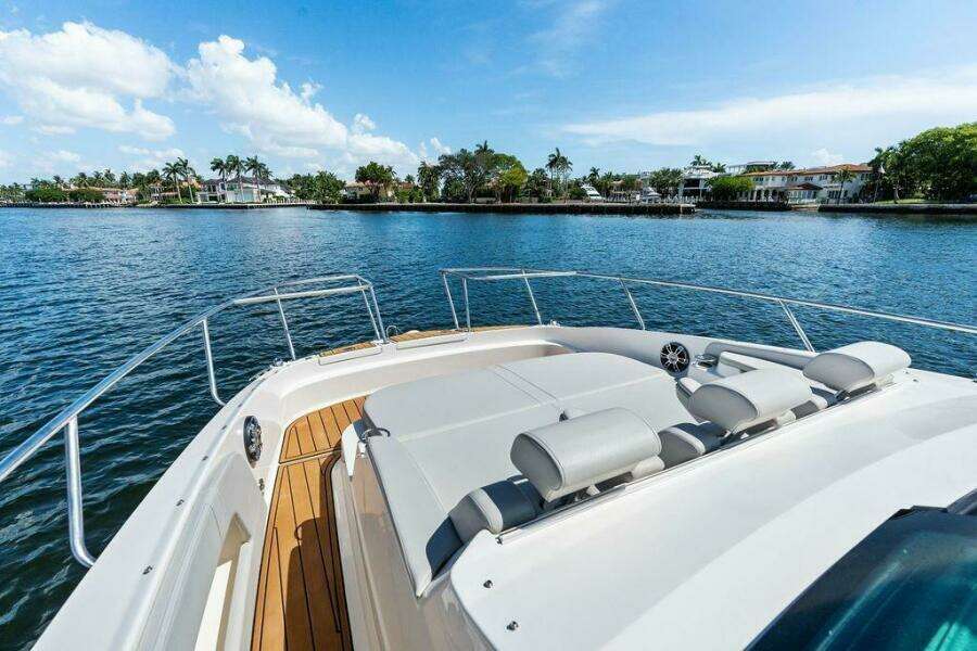 MaxSea  32ft Sea Ray Yacht For Sale