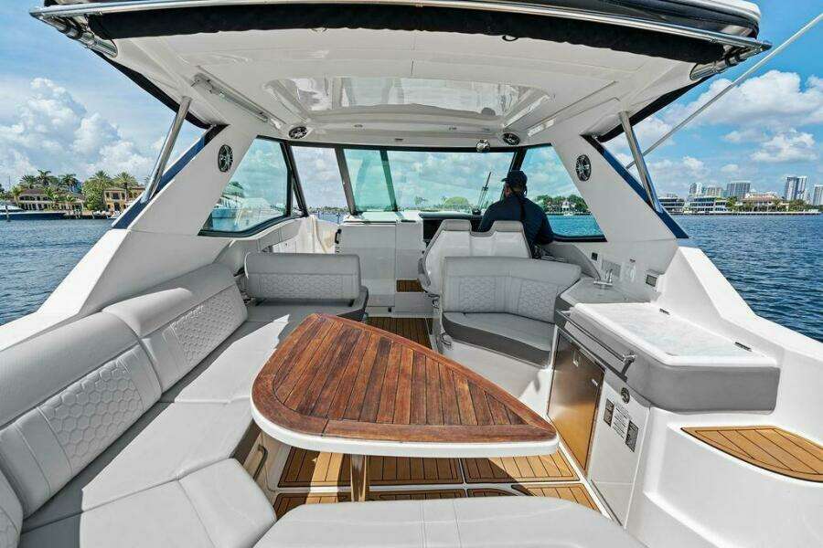 MaxSea  32ft Sea Ray Yacht For Sale