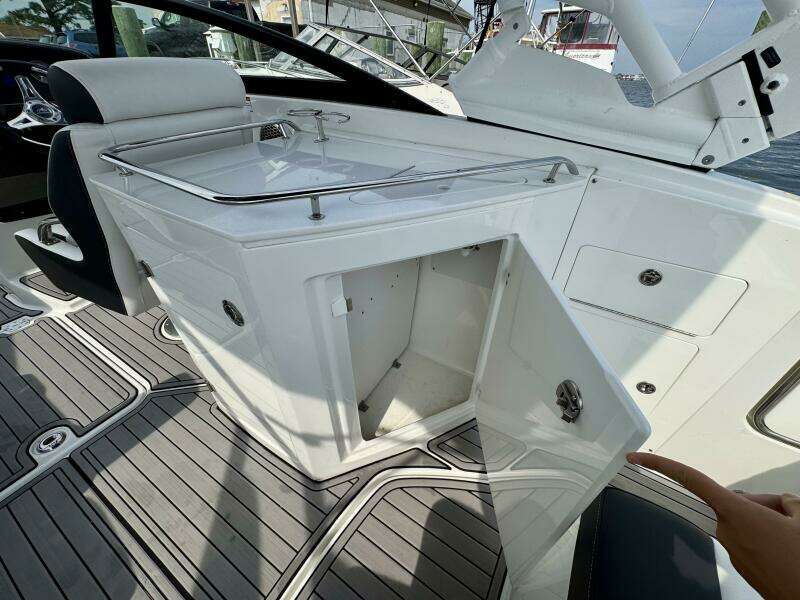 RHYTHMIC KINGS 26ft Monterey Yacht For Sale