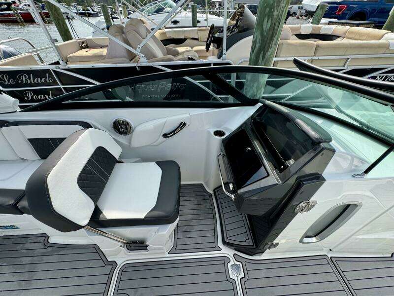 RHYTHMIC KINGS 26ft Monterey Yacht For Sale
