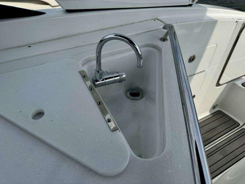 RHYTHMIC KINGS 26ft Monterey Yacht For Sale