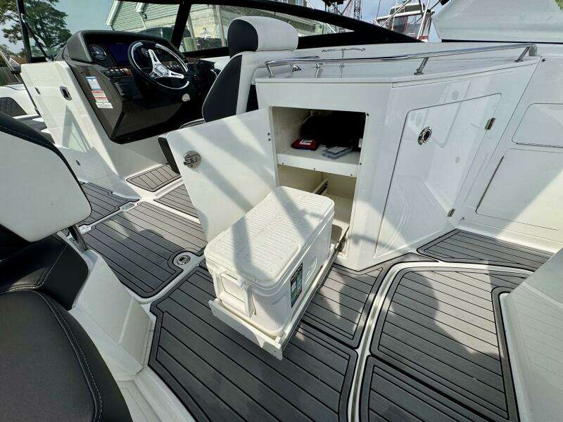 RHYTHMIC KINGS 26ft Monterey Yacht For Sale