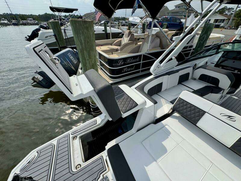 RHYTHMIC KINGS 26ft Monterey Yacht For Sale