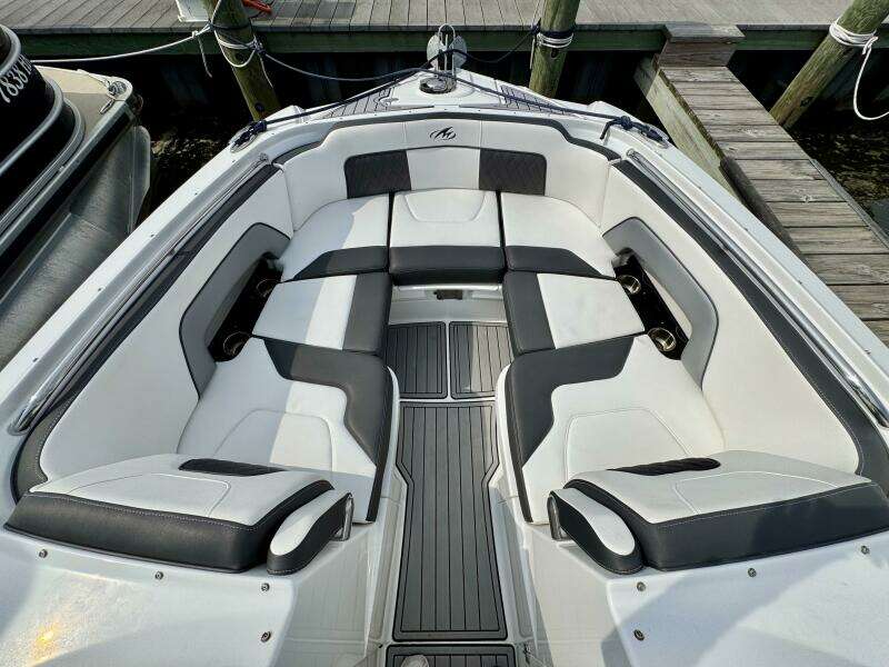 RHYTHMIC KINGS 26ft Monterey Yacht For Sale