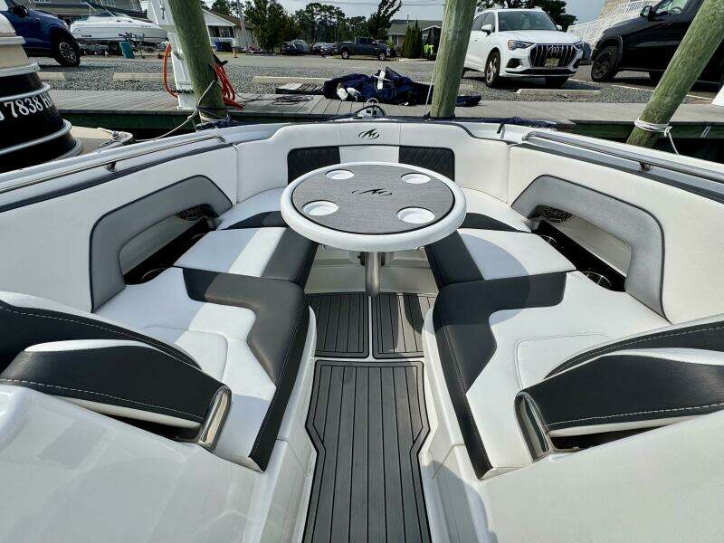 RHYTHMIC KINGS 26ft Monterey Yacht For Sale