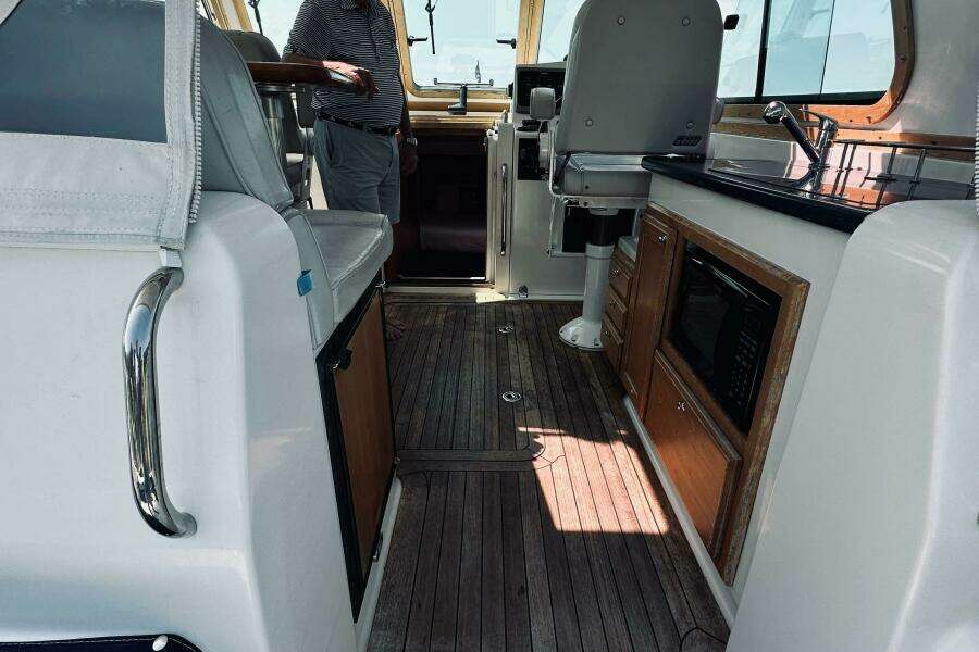 34ft Sabreline Yacht For Sale