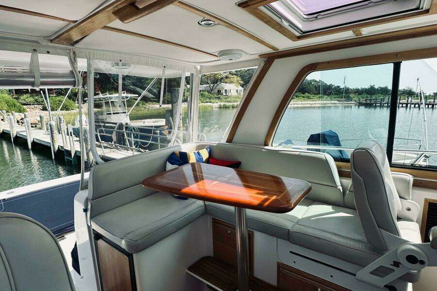 34ft Sabreline Yacht For Sale