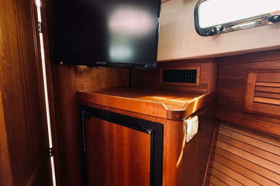 34ft Sabreline Yacht For Sale