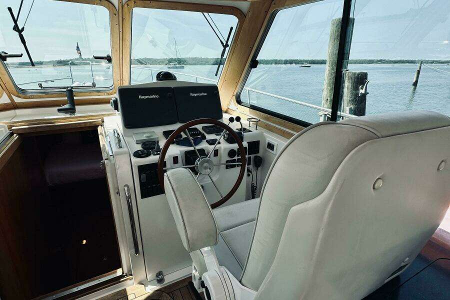 34ft Sabreline Yacht For Sale