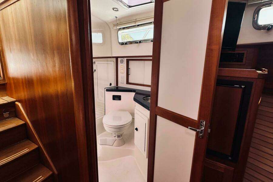 34ft Sabreline Yacht For Sale