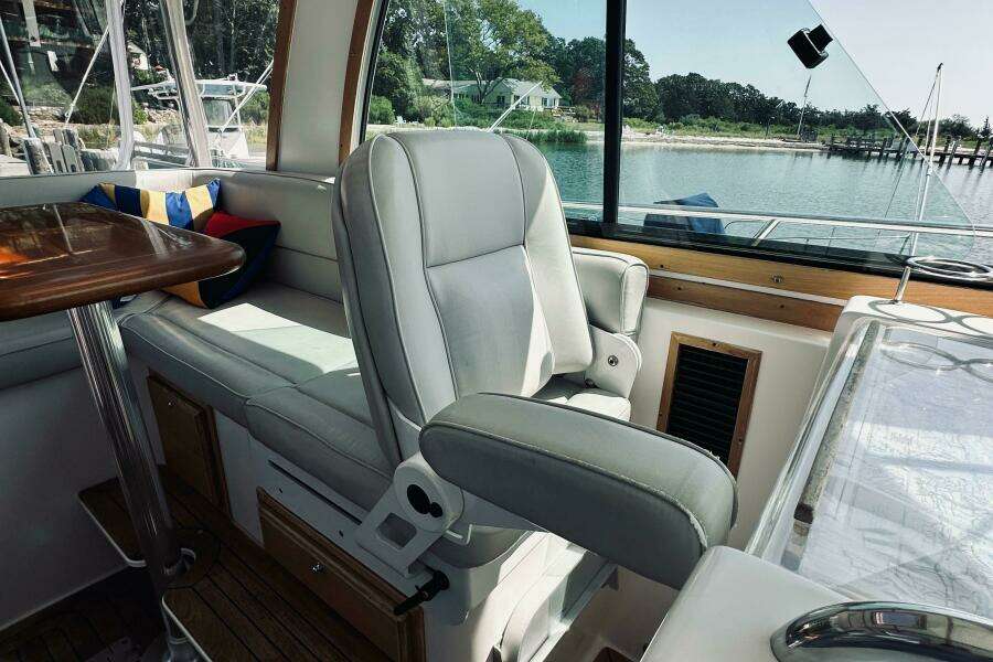 34ft Sabreline Yacht For Sale