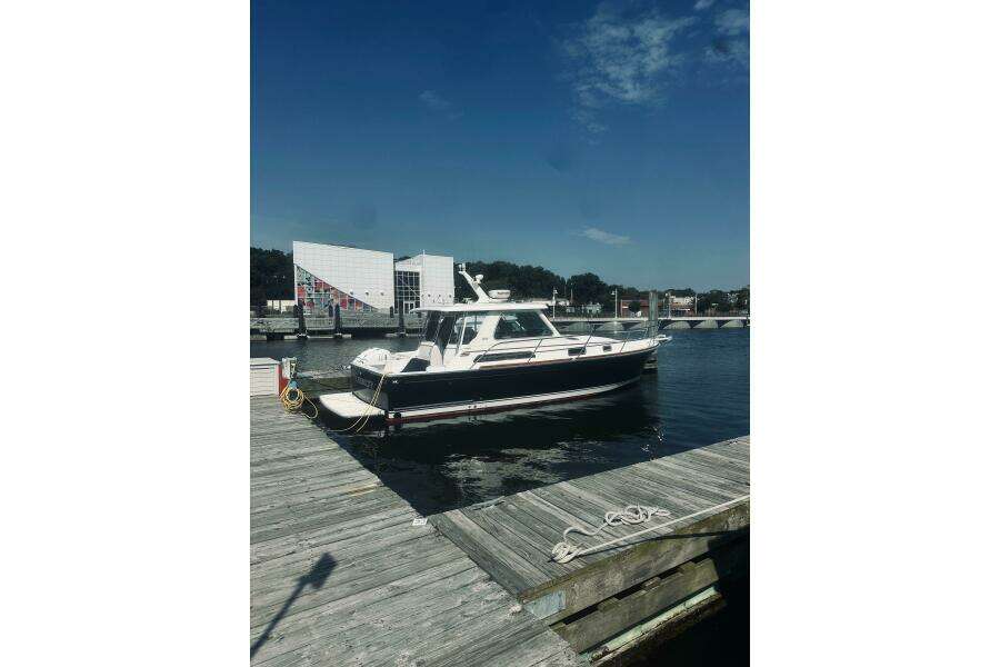 34ft Sabreline Yacht For Sale