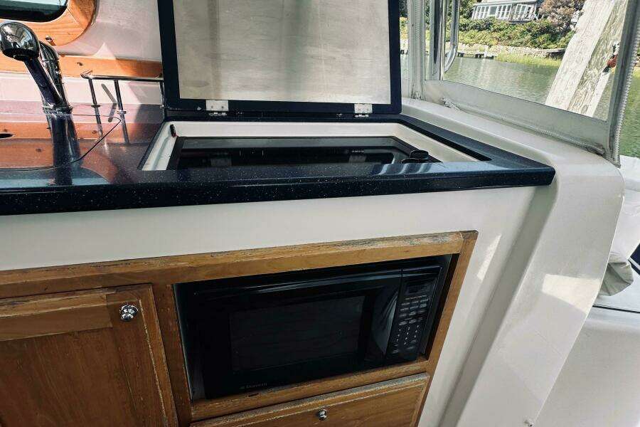 34ft Sabreline Yacht For Sale