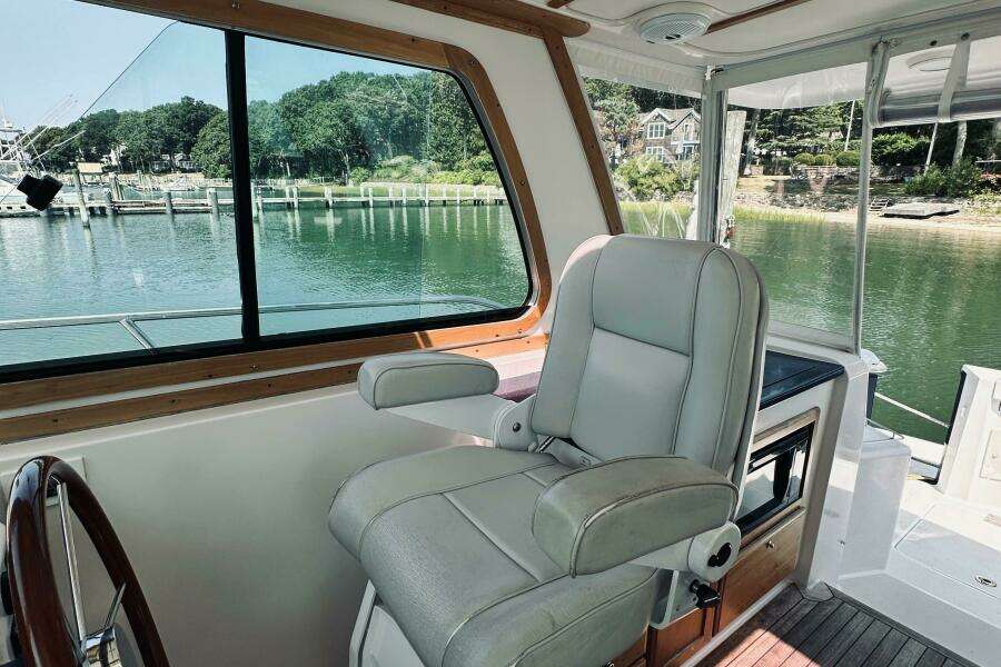 34ft Sabreline Yacht For Sale