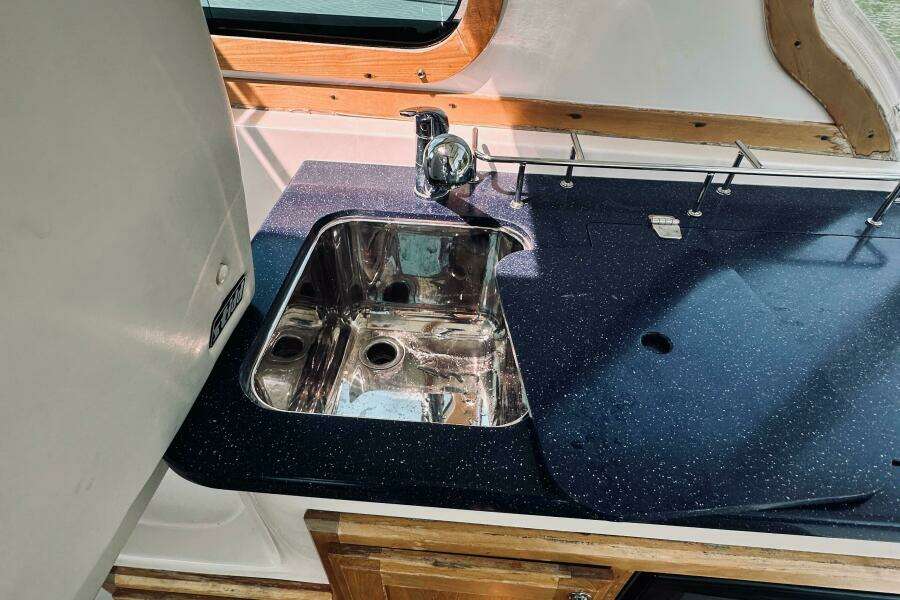 34ft Sabreline Yacht For Sale