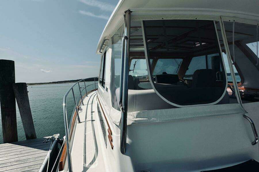 34ft Sabreline Yacht For Sale