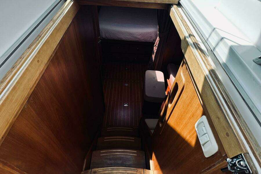 34ft Sabreline Yacht For Sale