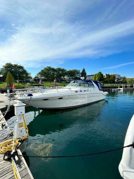 37ft Sea Ray Yacht For Sale