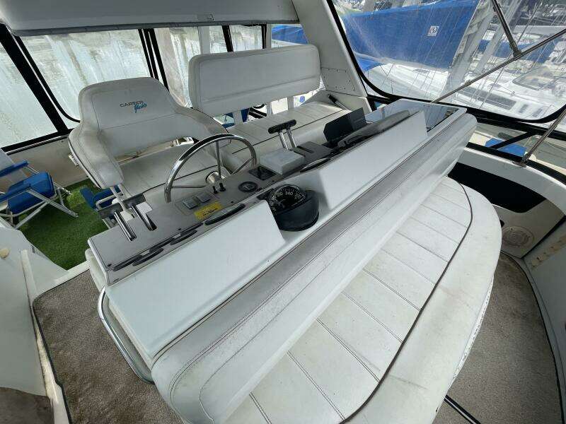 License to Chill 40ft Carver Yacht For Sale