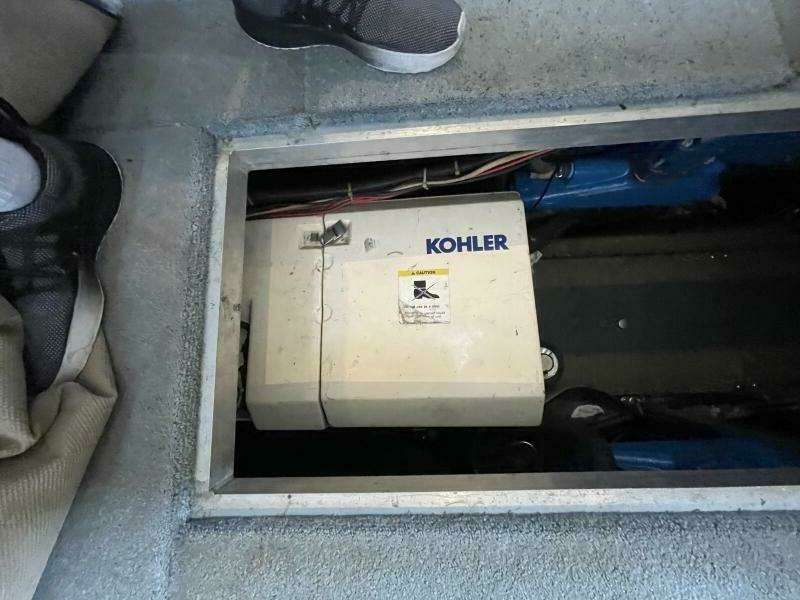 License to Chill 40ft Carver Yacht For Sale