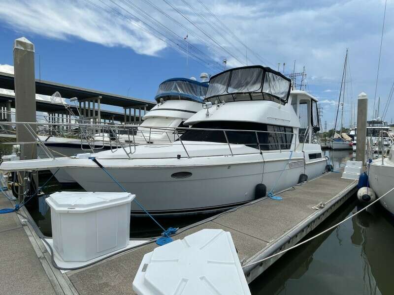 License to Chill 40ft Carver Yacht For Sale