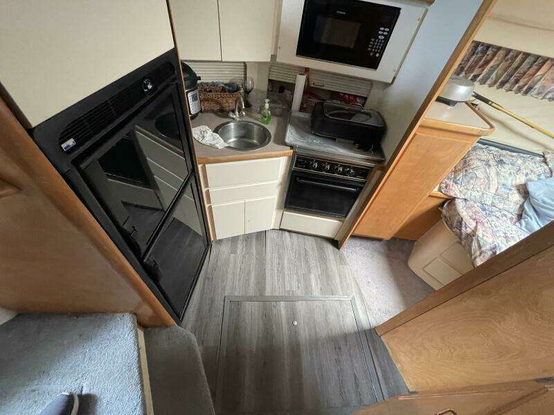 License to Chill 40ft Carver Yacht For Sale