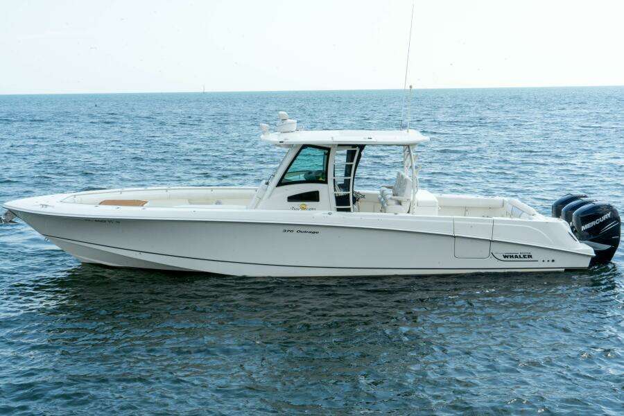 37ft Boston Whaler Yacht For Sale