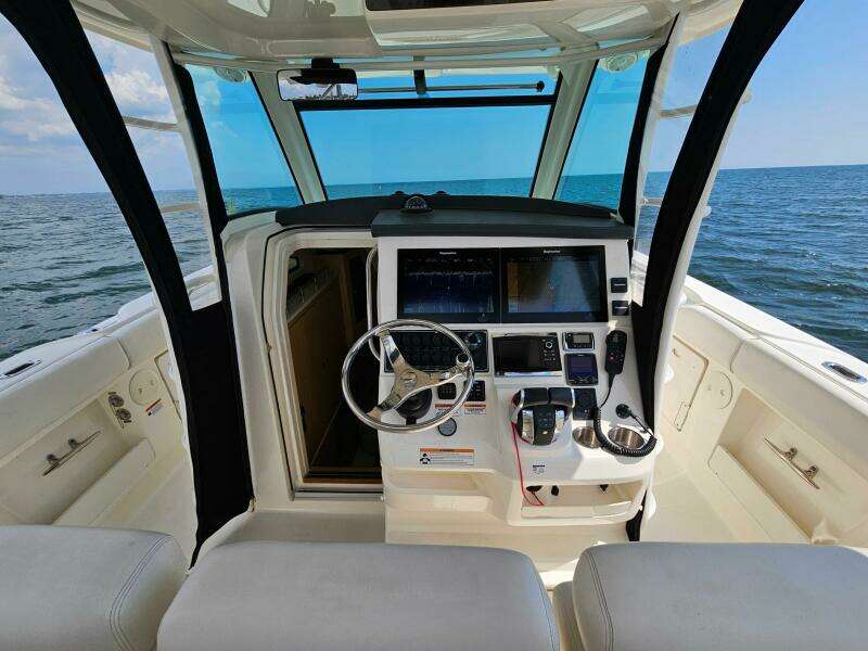 37ft Boston Whaler Yacht For Sale