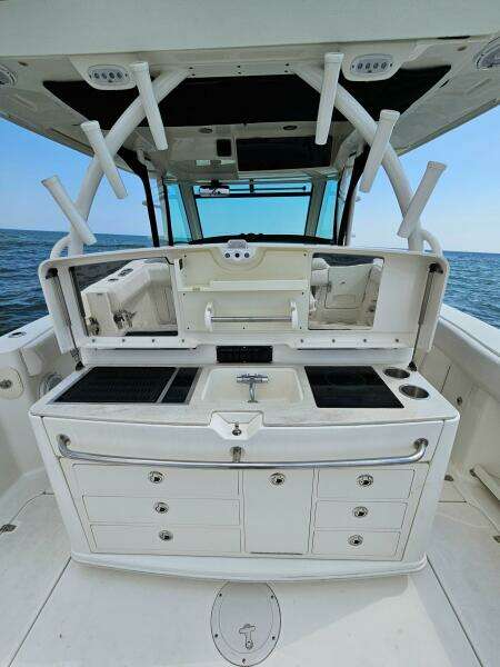 37ft Boston Whaler Yacht For Sale