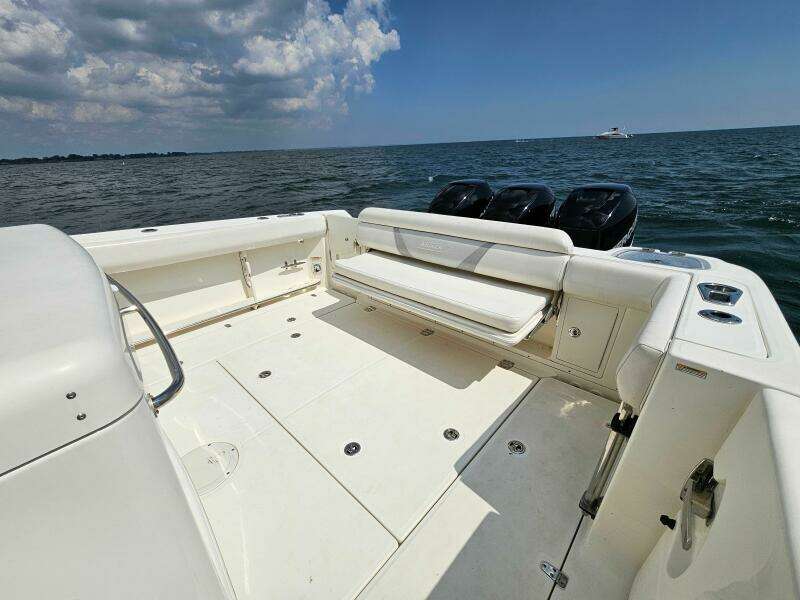 37ft Boston Whaler Yacht For Sale