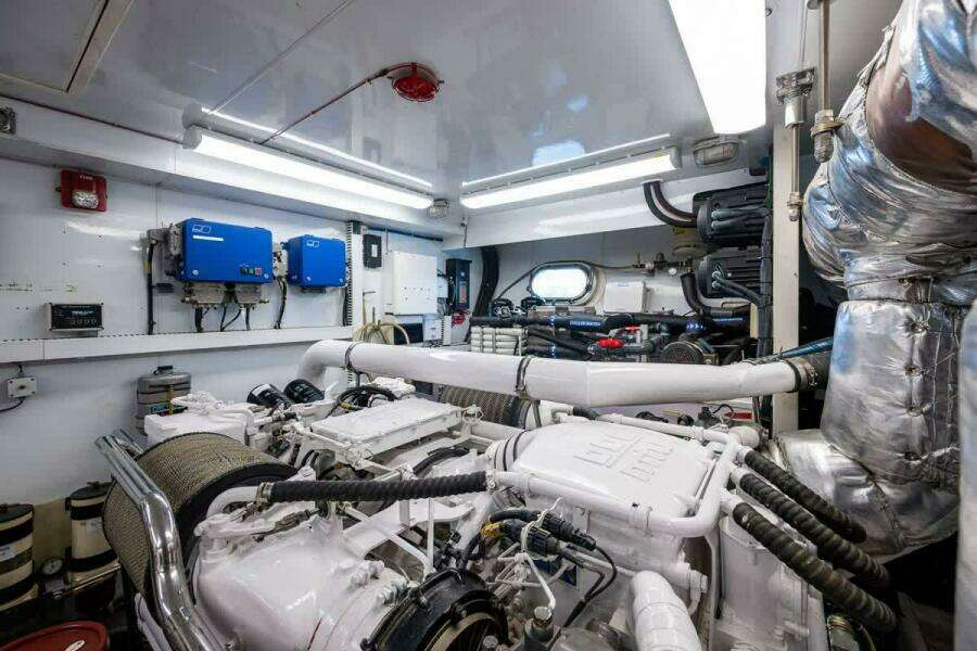 Ocean Alexander 78 Somewhere In Time- Engine Room