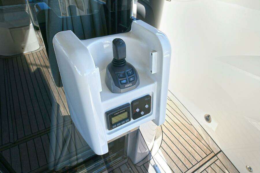 58ft Absolute Yacht For Sale