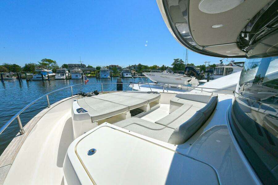 58ft Absolute Yacht For Sale