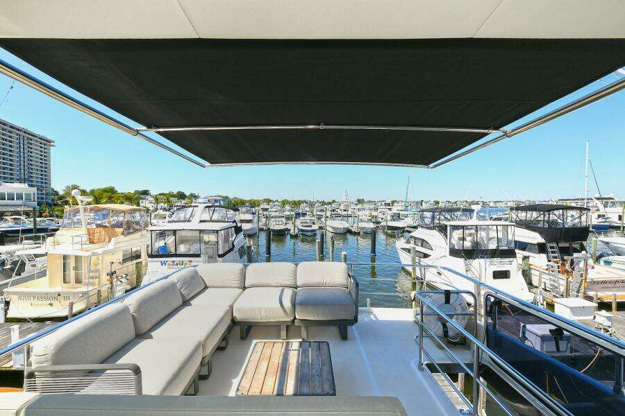 58ft Absolute Yacht For Sale