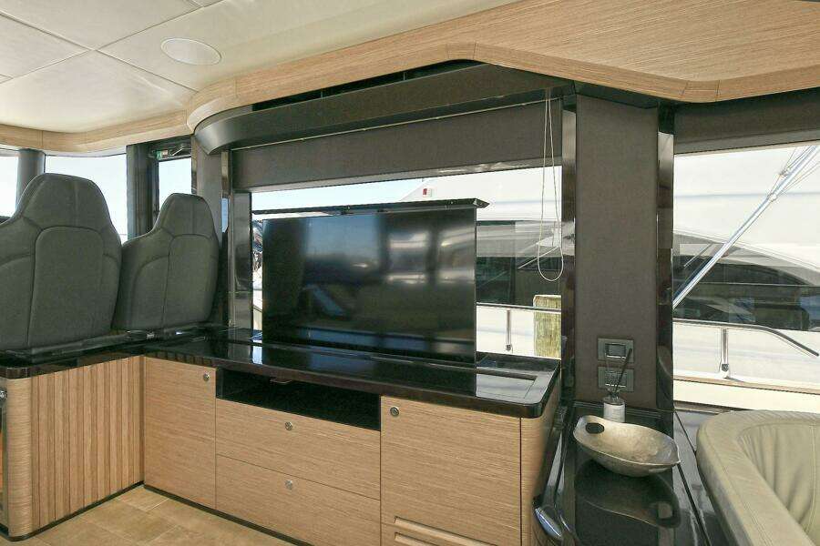 58ft Absolute Yacht For Sale