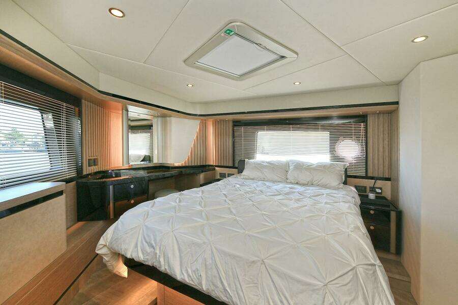 58ft Absolute Yacht For Sale