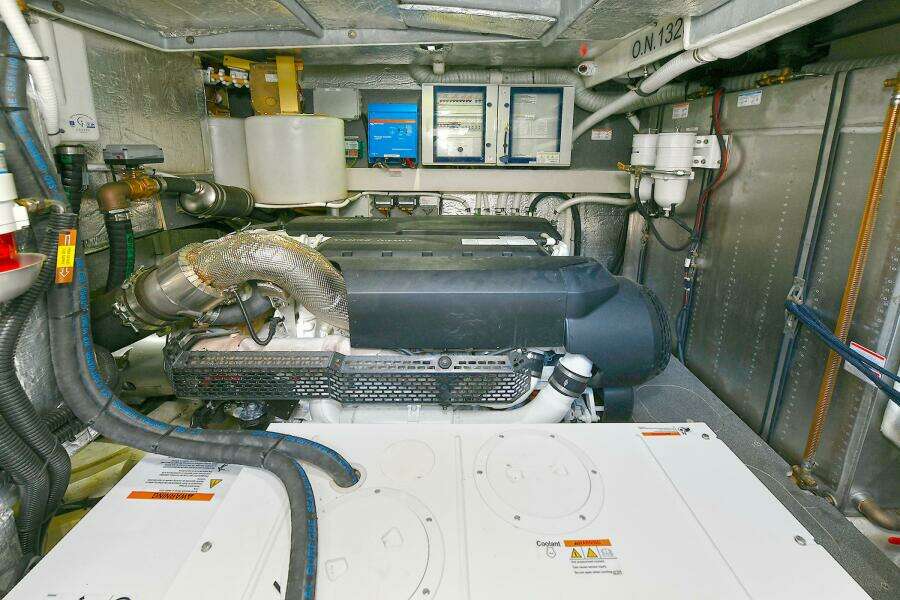 58ft Absolute Yacht For Sale