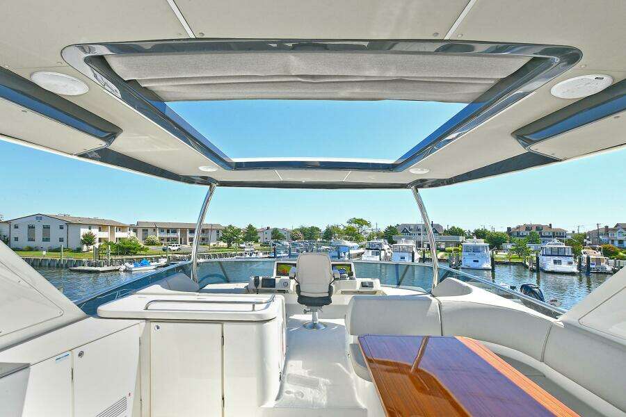 58ft Absolute Yacht For Sale