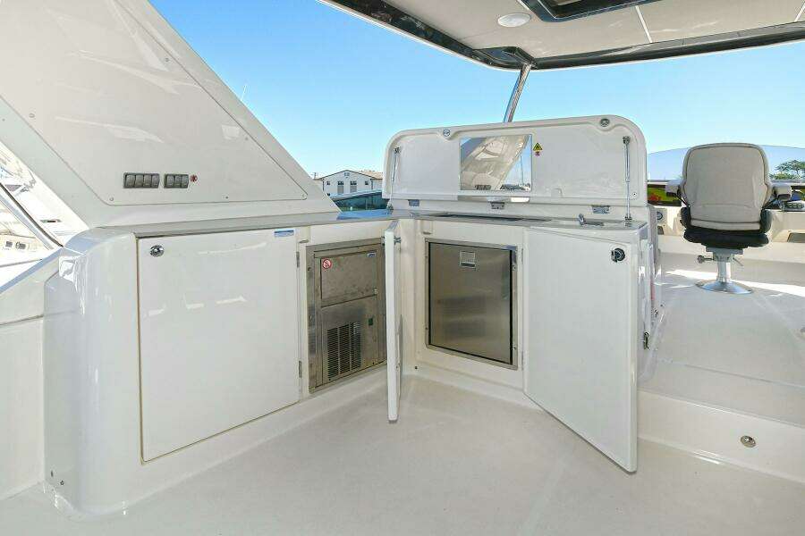 58ft Absolute Yacht For Sale