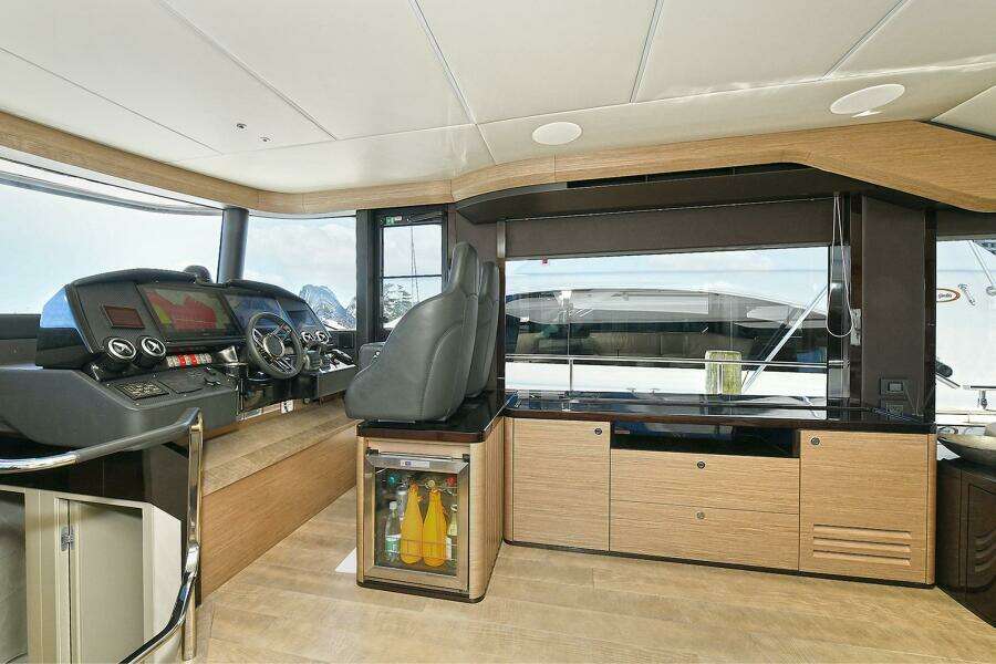 58ft Absolute Yacht For Sale