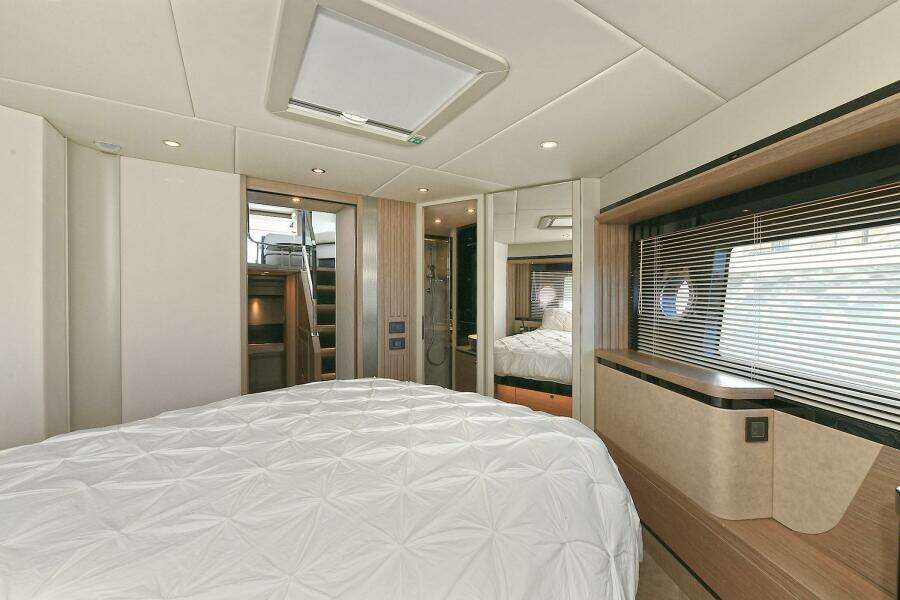 58ft Absolute Yacht For Sale