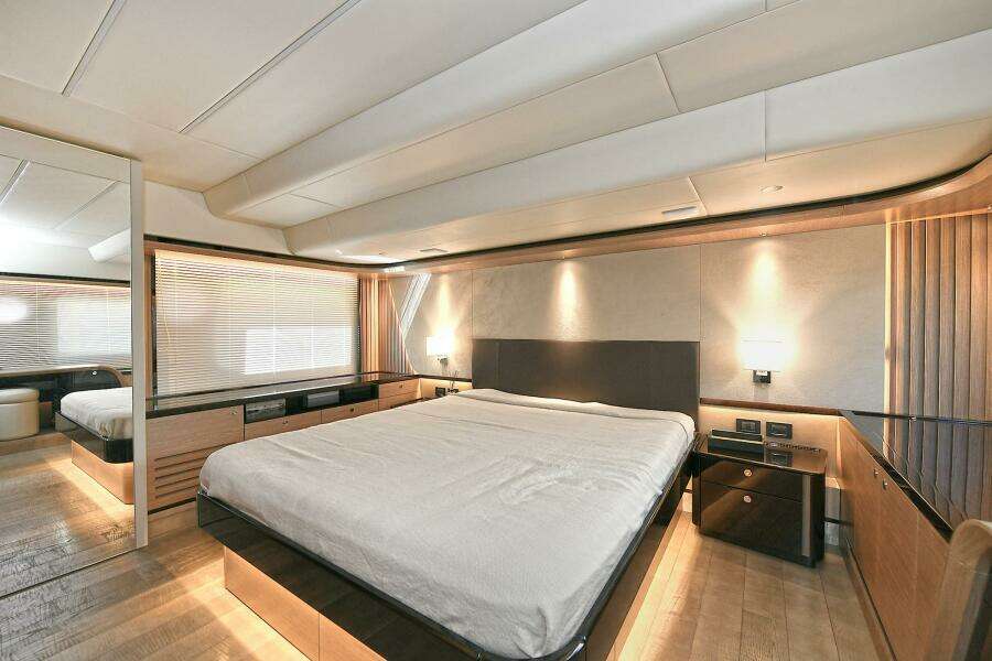 58ft Absolute Yacht For Sale